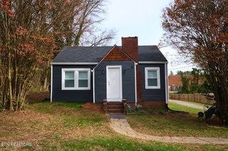 110 N Stooksbury Rd, Knoxville, TN 37914