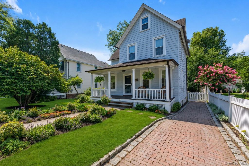 51 Tooker Avenue, Oyster Bay, NY 11771 — photo 2