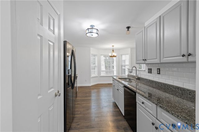 9404 Willow Ridge Dr, Glen Allen, VA 23060