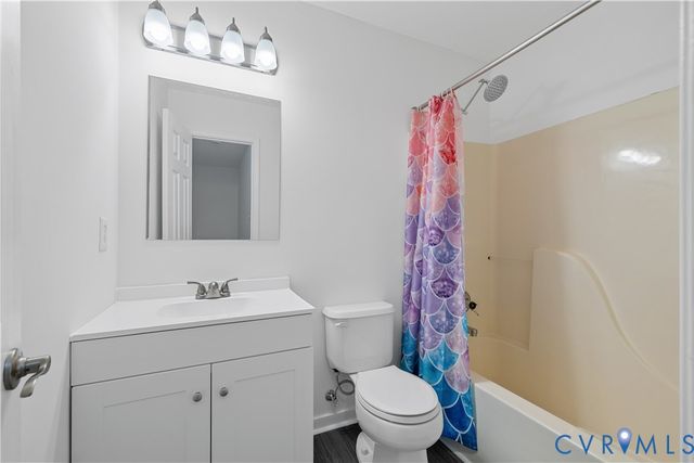 9404 Willow Ridge Dr, Glen Allen, VA 23060