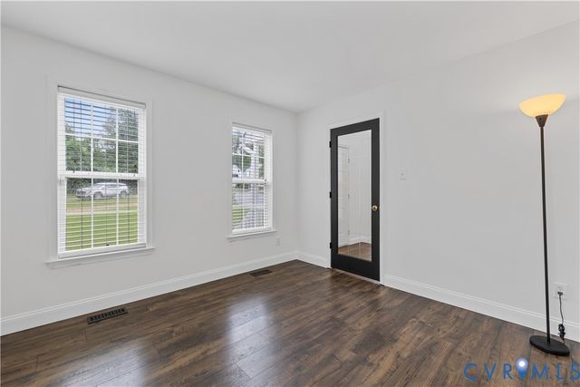9404 Willow Ridge Dr, Glen Allen, VA 23060