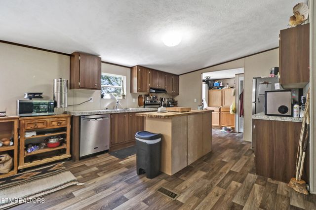 12118 Lantana Rd, Crossville, TN 38572