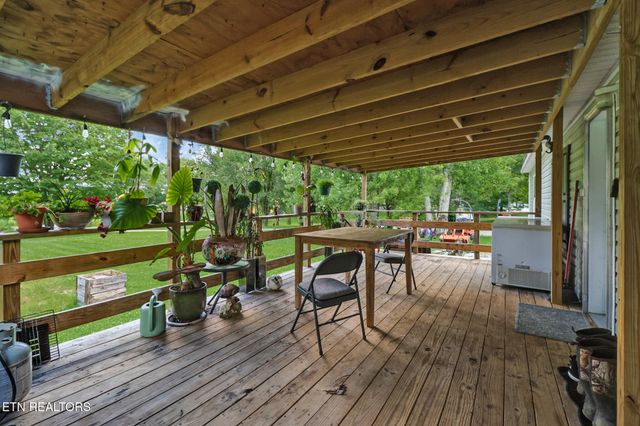 12118 Lantana Rd, Crossville, TN 38572