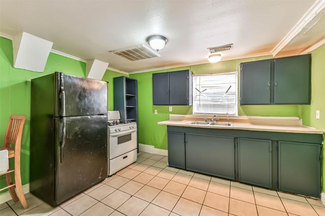 4016 Ursuline Street, Galveston, TX 77550