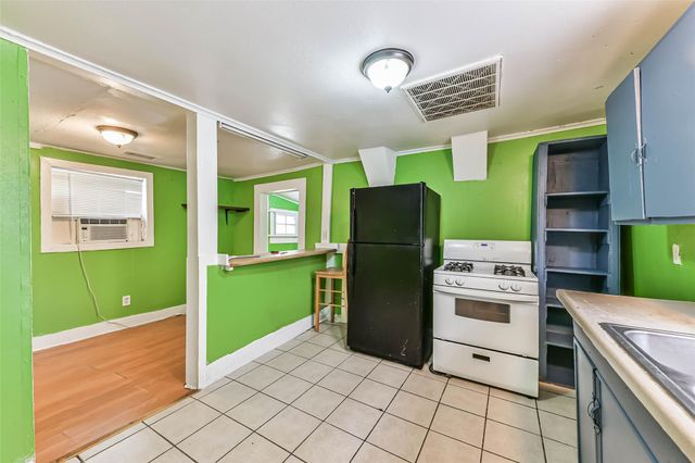 4016 Ursuline Street, Galveston, TX 77550