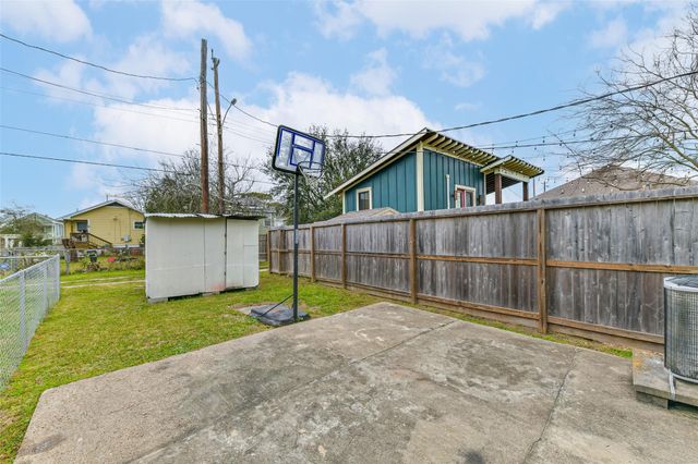 4016 Ursuline Street, Galveston, TX 77550