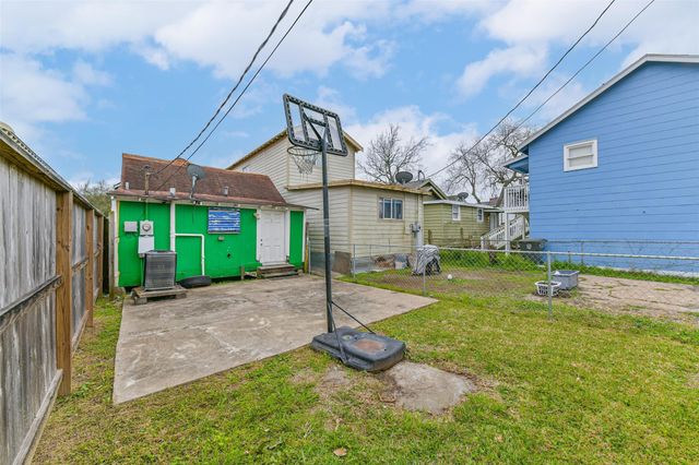 4016 Ursuline Street, Galveston, TX 77550