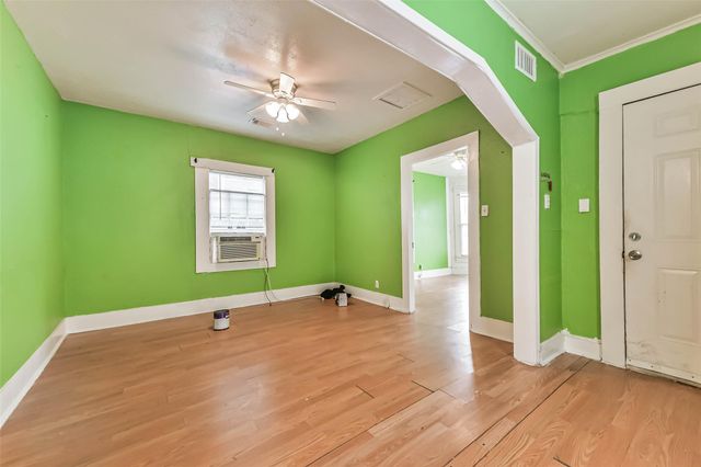 4016 Ursuline Street, Galveston, TX 77550