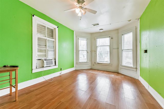 4016 Ursuline Street, Galveston, TX 77550