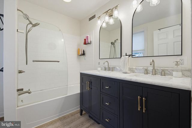 256 E ROSS ST, Lancaster, PA 17602