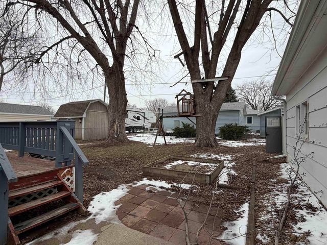 2547 W 9th Street, Waterloo, IA 50702