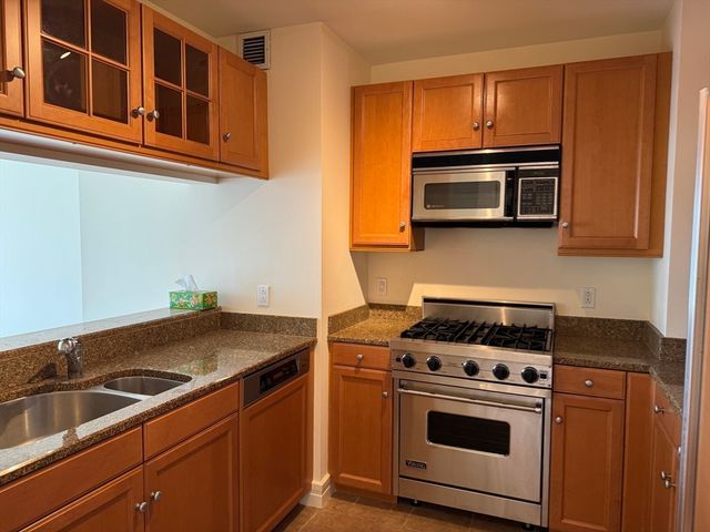 2 Avery St 19A, Boston, MA 02111