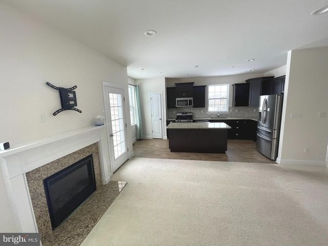 365 W BOULDER DR, Chalfont, PA 18914