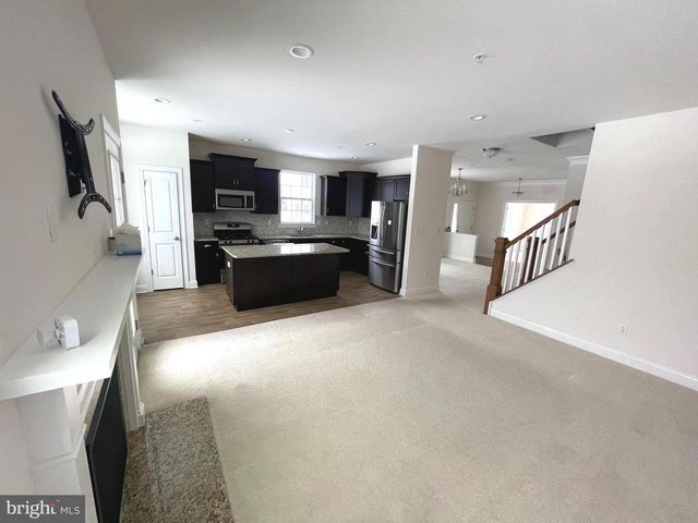 365 W BOULDER DR, Chalfont, PA 18914