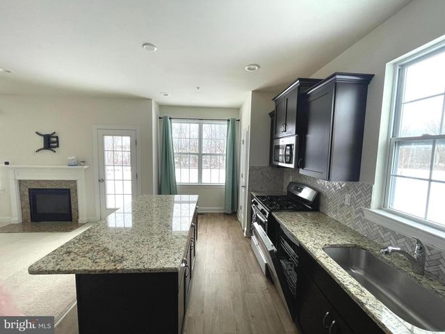 365 W BOULDER DR, Chalfont, PA 18914