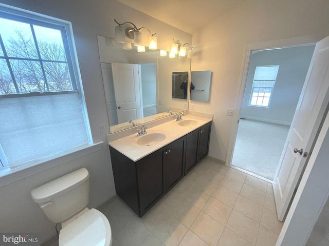 365 W BOULDER DR, Chalfont, PA 18914