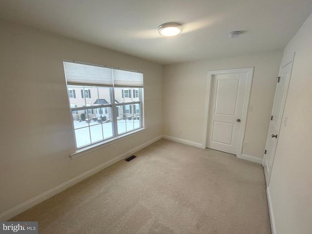 365 W BOULDER DR, Chalfont, PA 18914