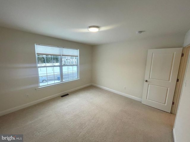 365 W BOULDER DR, Chalfont, PA 18914