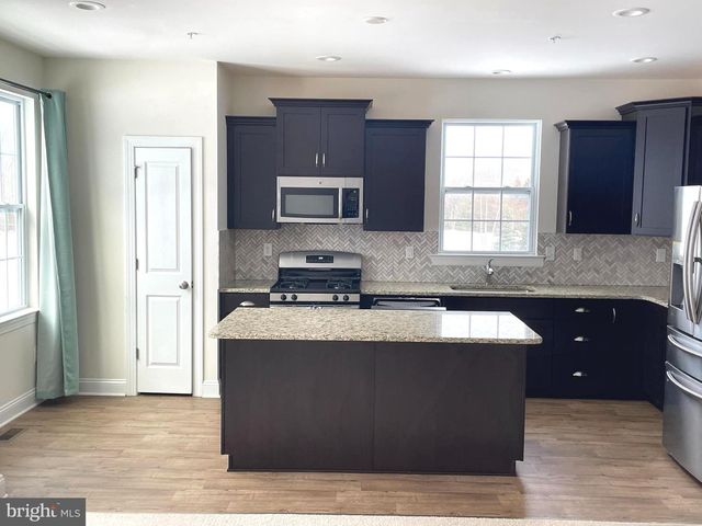 365 W BOULDER DR, Chalfont, PA 18914