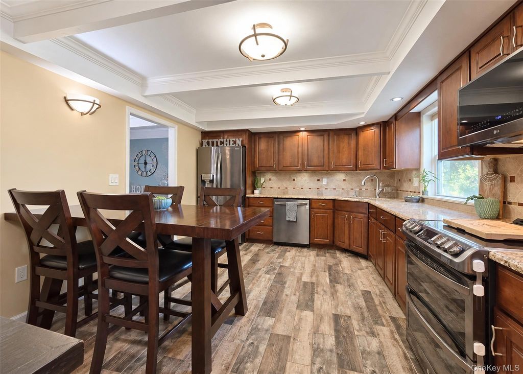 29 Ivy League Lane, Stony Brook, NY 11790 — photo 5