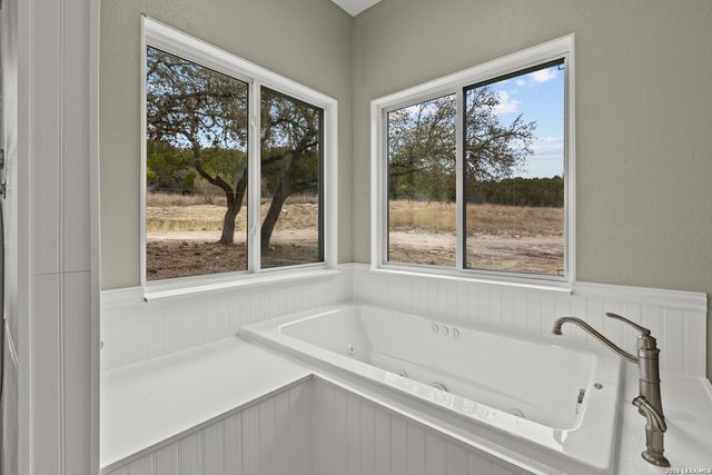 192 River Trail, Pipe Creek, TX 78063