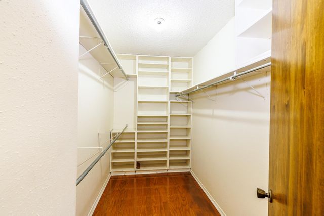 209 Coventry LN, Seguin, TX 78155