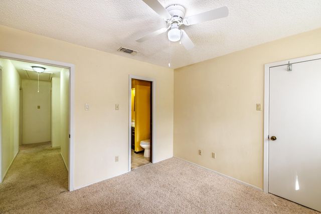 209 Coventry LN, Seguin, TX 78155