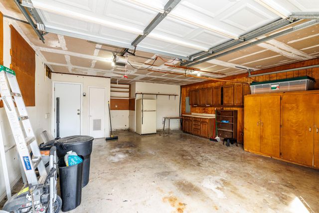 209 Coventry LN, Seguin, TX 78155