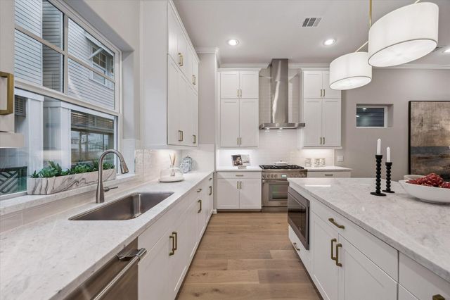 4028 Blossom Street, Houston, TX 77007