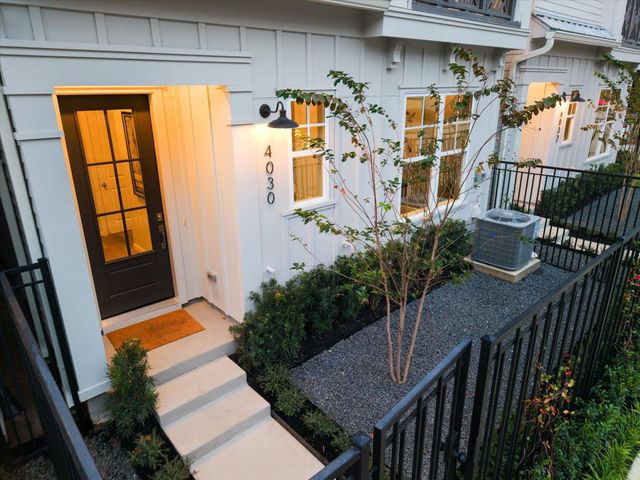 4028 Blossom Street, Houston, TX 77007