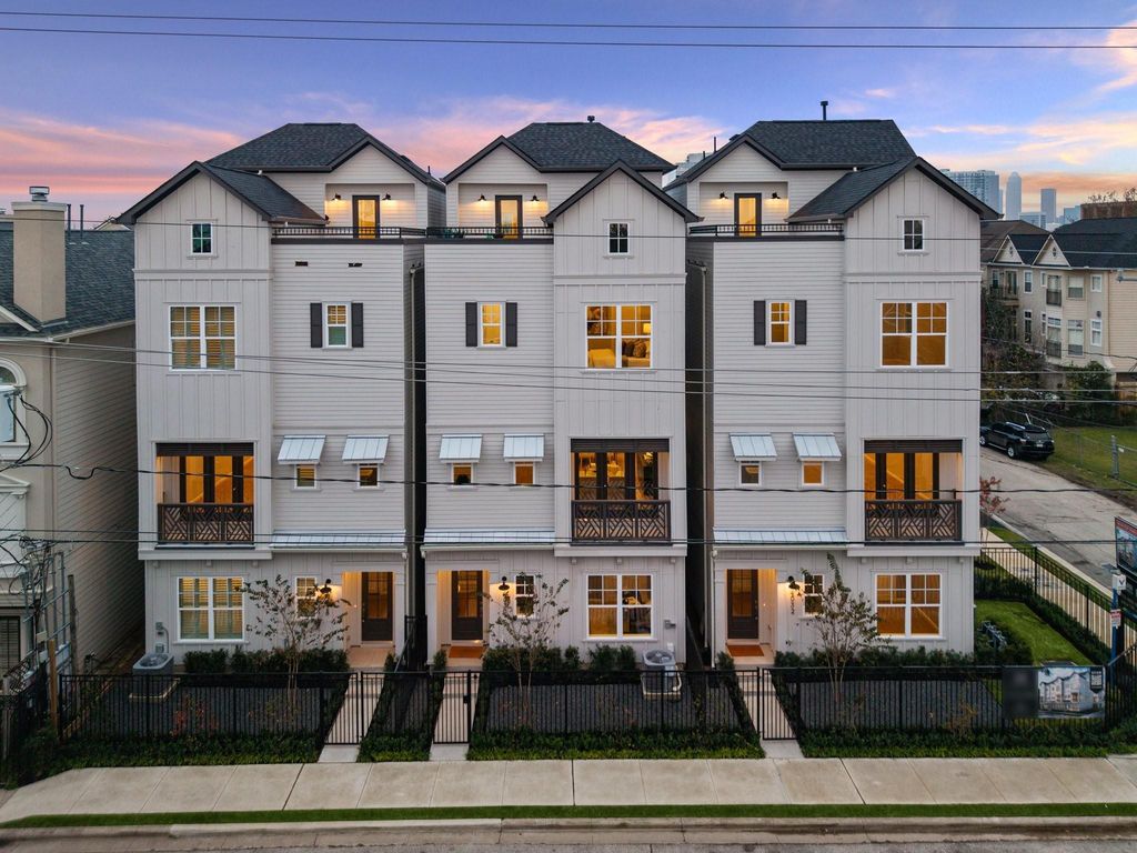 4028 Blossom Street, Houston, TX 77007