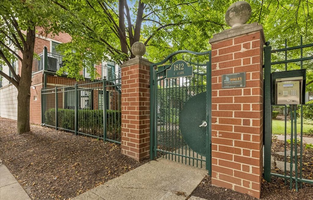 1812 S Clark Street 13, Chicago, IL 60616