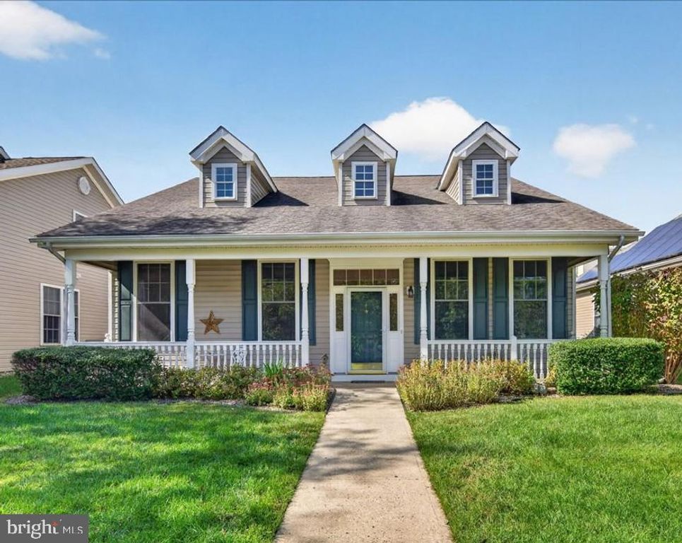 4 SPRAUL LN, CRANBURY, NJ 08512 — exterior