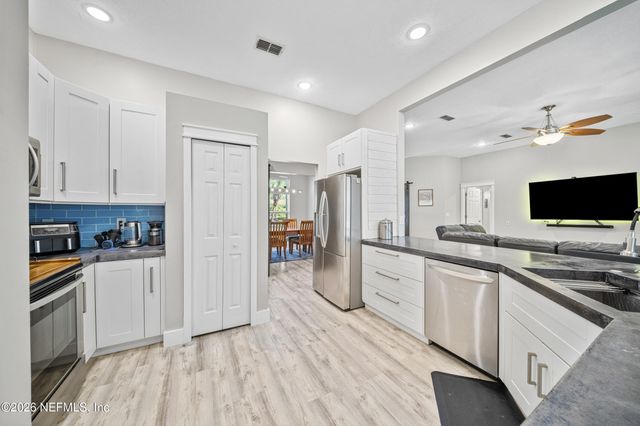 53 OAKWOOD Road, Jacksonville Beach, FL 32250