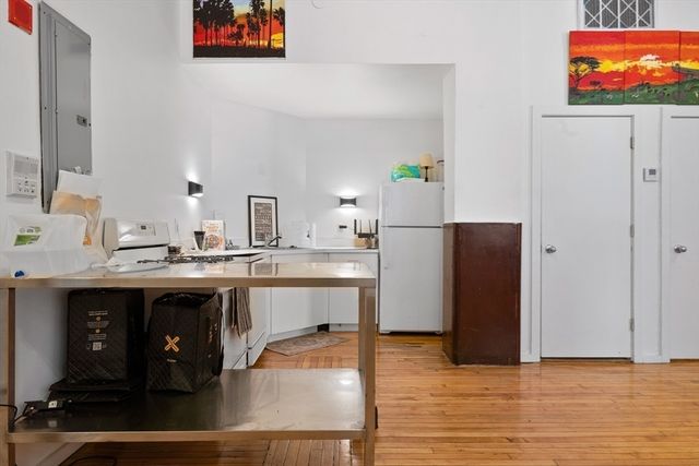 717 Atlantic Ave. 1-B, Boston, MA 02111