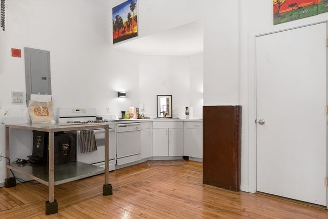 717 Atlantic Ave. 1-B, Boston, MA 02111