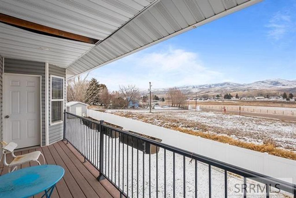 Image 12 of property listing at 100 Mountain View Drive, Mccammon, ID 83250