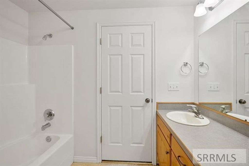 Image 27 of property listing at 100 Mountain View Drive, Mccammon, ID 83250