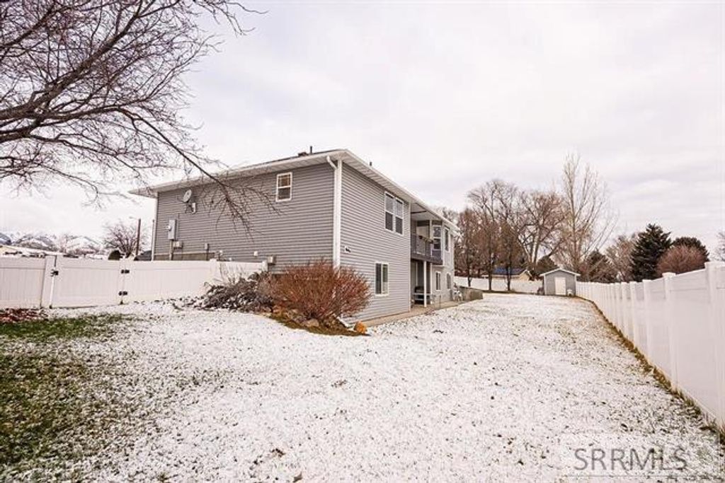 Image 31 of property listing at 100 Mountain View Drive, Mccammon, ID 83250