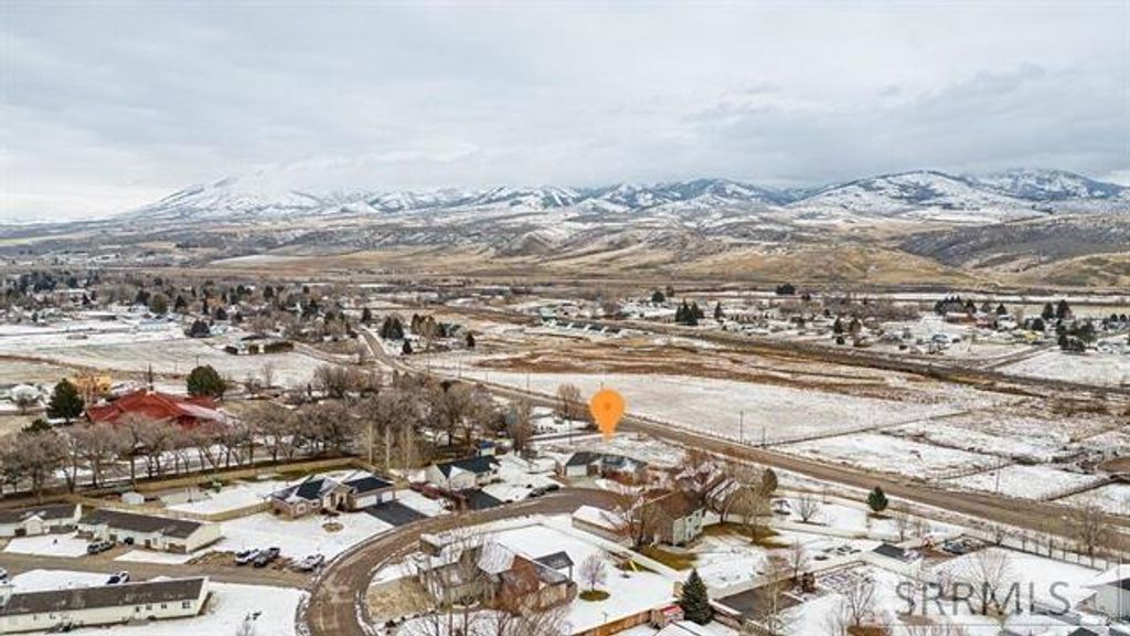 Image 36 of property listing at 100 Mountain View Drive, Mccammon, ID 83250