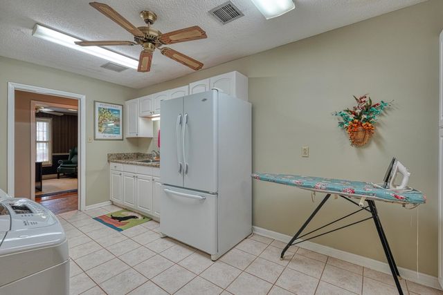 300 Crestview Lane, Spartanburg, SC 29301