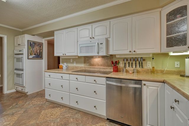 300 Crestview Lane, Spartanburg, SC 29301