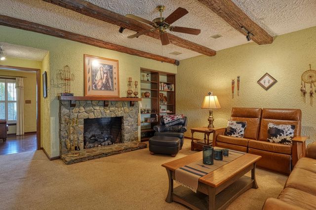 300 Crestview Lane, Spartanburg, SC 29301