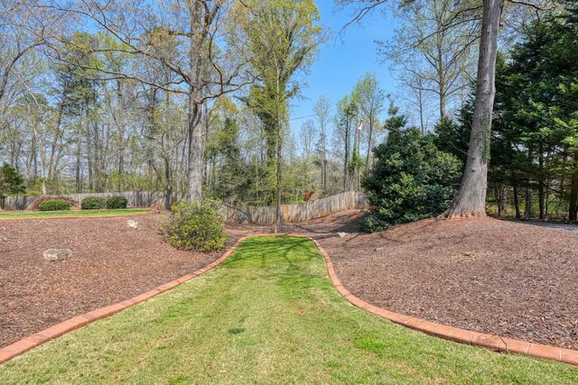 300 Crestview Lane, Spartanburg, SC 29301