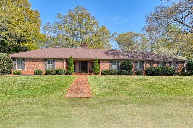 300 Crestview Lane, Spartanburg, SC 29301