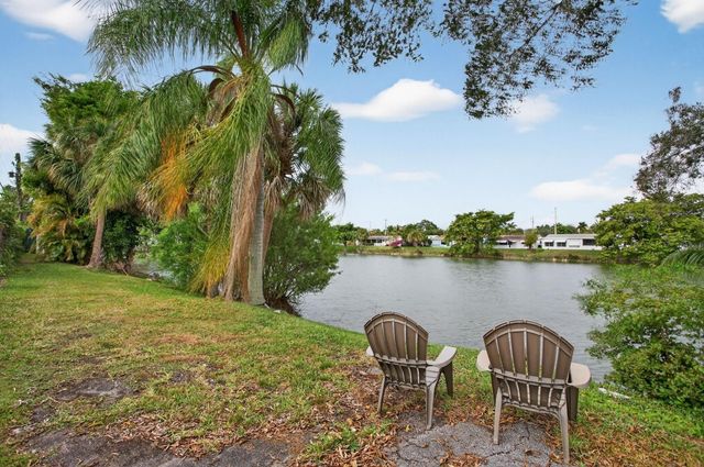 2689 Oak Tree Drive, Fort Lauderdale, FL 33309