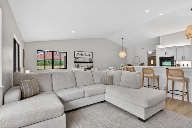 2689 Oak Tree Drive, Fort Lauderdale, FL 33309