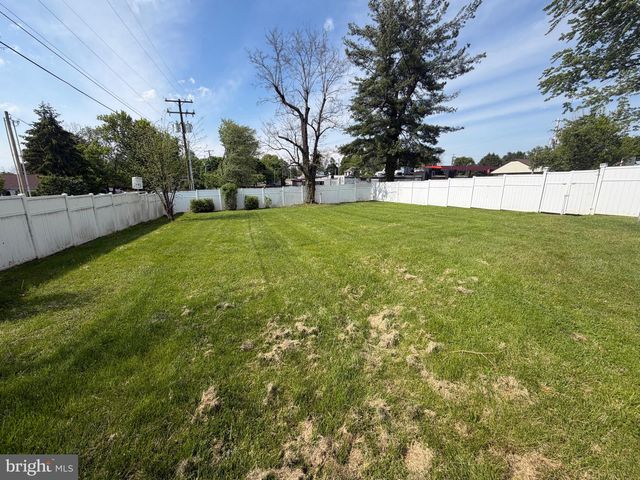 7705 ALTLAND AVE, Abbottstown, PA 17301