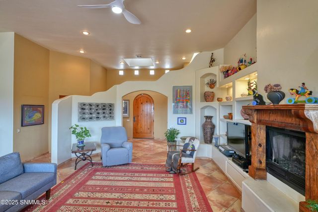 1334 Vista Del Cerro, Las Cruces, NM 88007