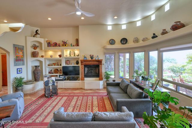 1334 Vista Del Cerro, Las Cruces, NM 88007